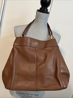 Authentic Coach Large Lexy Shoulder Bag in Saddle Brown Pebble Leather